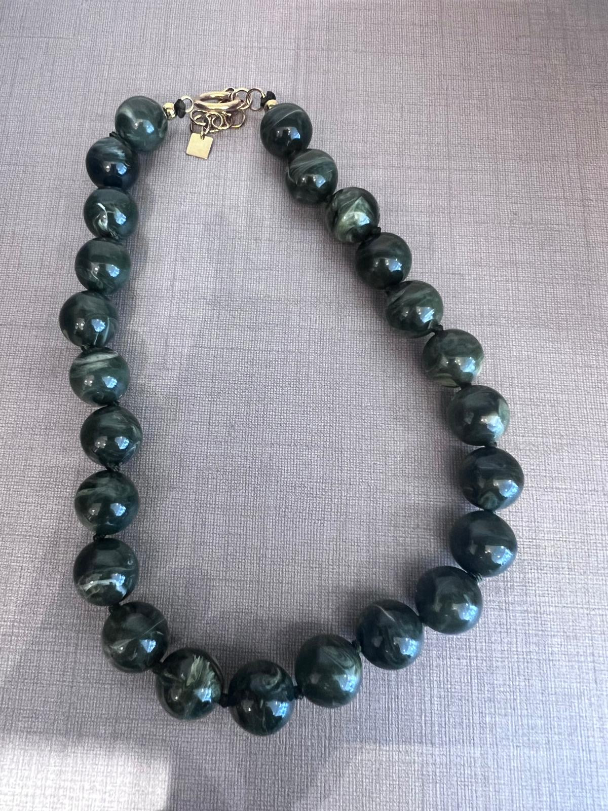 MORGANE NECKLACE RESIN GREEN