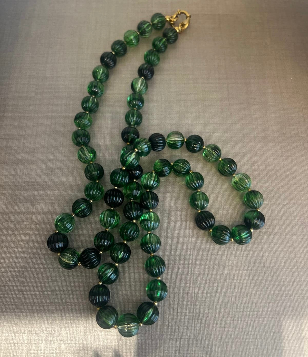 SOLENE NECKLACE RESIN GREEN