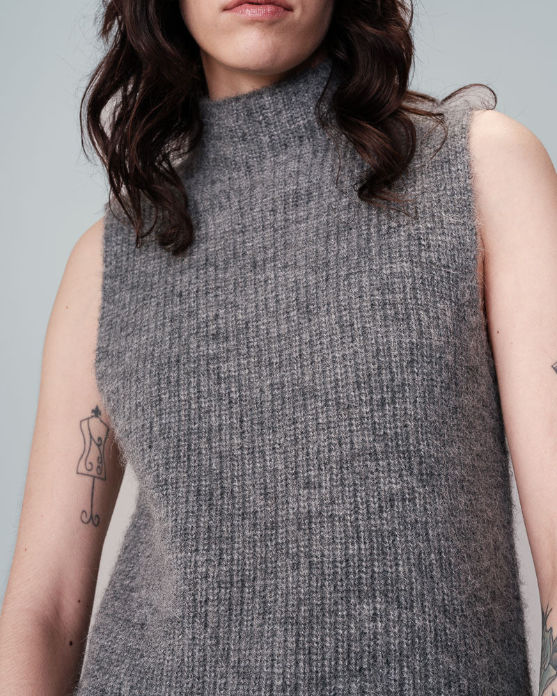 NAIMA TANK TOP GREY